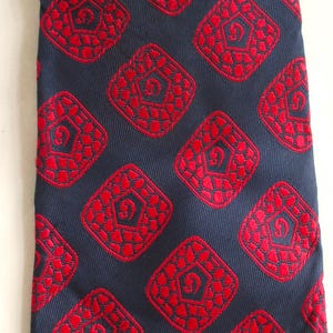 Vintage Necktie Silk Stunning Design Red And Blue 1960 - 70&#39;s Resilio Tie USA Silk Geometric Mens Professional Stylish Man Cravate