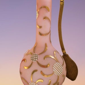 Antike Art-Deco-1920er Jahre seltene blassrosa Überfangglas handbemalte große Zerstäuber-Parfümflasche