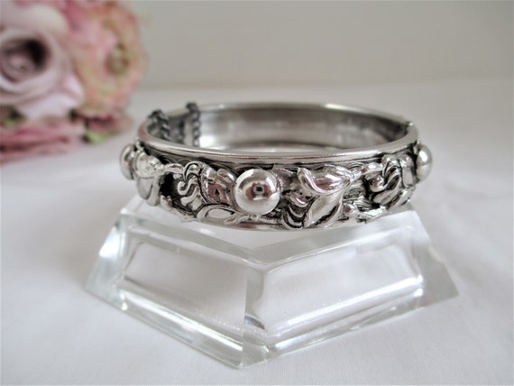 Vintage Bracelet Amazing Silver Floral Repousse H… - image 10