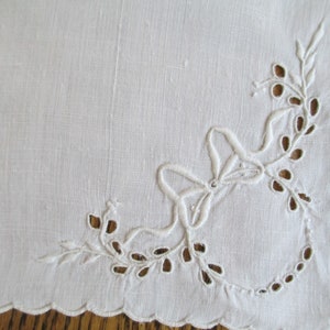 Vintage Hankie Linen White Embroidered W/ Open Work Handkerchief Wedding hankies Hanky