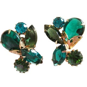 Vintage SCHREINER? Earring Green Glass Rhinestones Layered Clip Earrings Just Gorgeous!! 1950&#39;s Elegant  Vintage Jewelry
