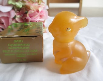 Avon Vintage Avon Charming Chipmunk Decanter com Field Flowers Colônia Perfume Frasco 1970 Avon Figural na caixa original