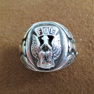 Antique 1940&#39;s Enamel FOE Fraternal Order Eagles Sterling Silver Ring Enamel And Stone
