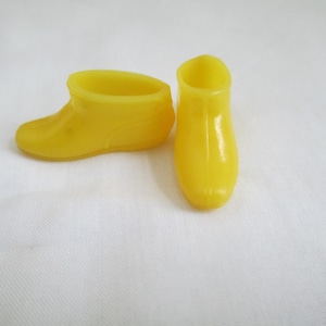 Barbie  Shoes Vintage Francie Doll Yellow Rubbery Boots, Marked Japan Yellow  Fashion Boots Short Ankle Soft Squishy Vintage Barbie 1960s