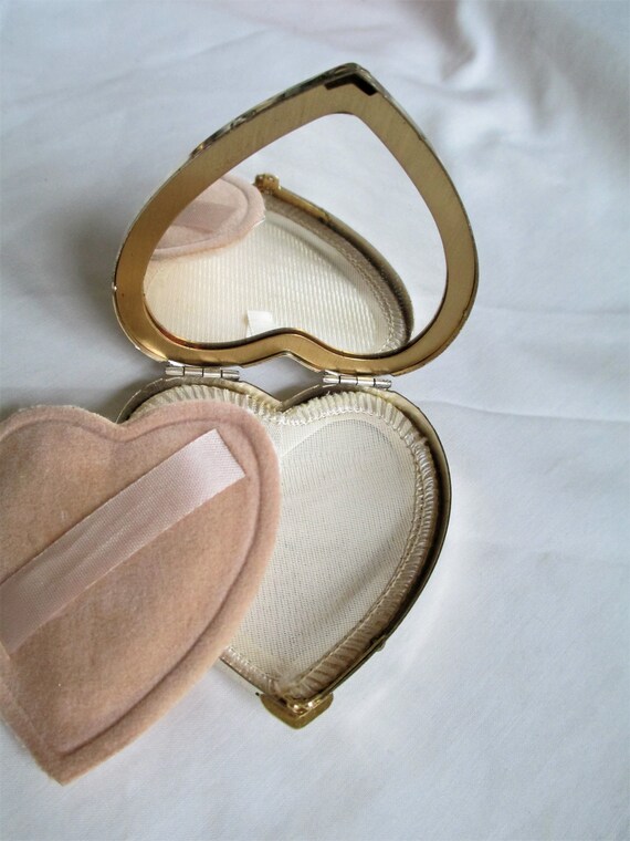 Vintage Compact Washington DC Heart Shaped Powder… - image 6