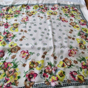 Vintage Scarf Awesome Silk Beautiful Floral Bright Colorful Design Print Scarf Fabulous Scarf