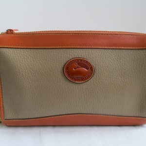 Vintage Dooney And Bourke All Weather Pebble Leather Cross Body Bag Shoulder Bag