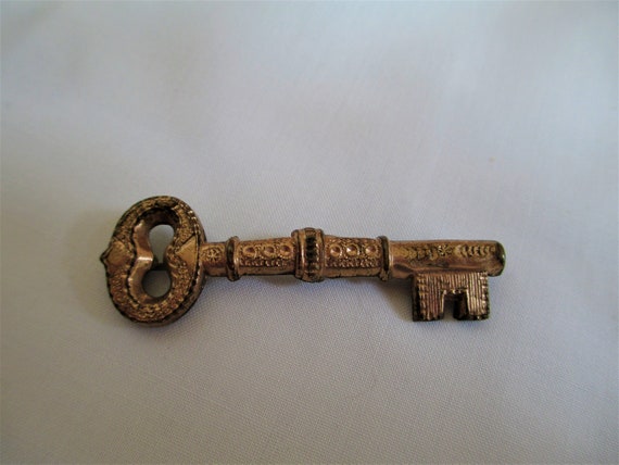 Antique Key Victorian Rolled Gold Key Shape Pin /… - image 2