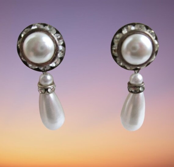 Vintage Earrings Beautiful Faux Pearl Rhinestone … - image 1