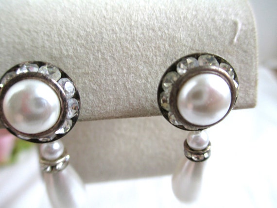 Vintage Earrings Beautiful Faux Pearl Rhinestone … - image 3