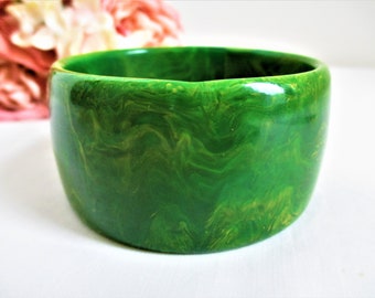 Vintage Bakelite Wide Green Marble Bracelet Unusual Stunning Bracelet Vintage Jewelry