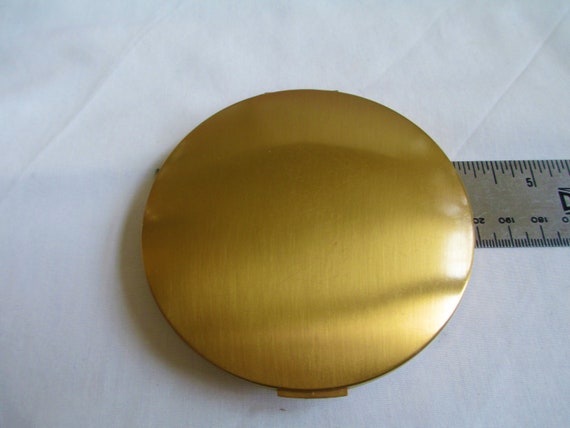 Vintage Compact Enamel large Round  Gold Tone Lad… - image 6