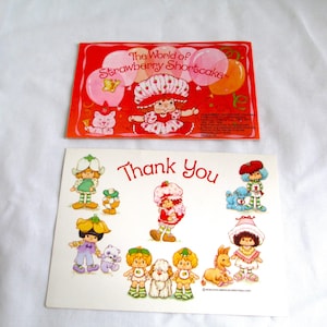 Fragolina Dolcecuore, anni '80, Kenner, libretto "Il mondo di Fragolina Dolcecuore" e Fragolina Dolcecuore e amici!, biglietto/cartolina di ringraziamento.