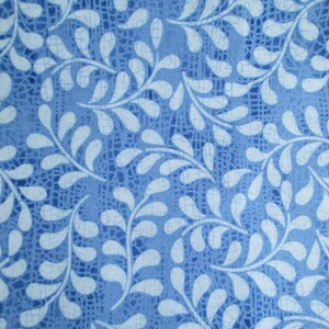 Vintage Fabric Blue And White Leaf Pattern Craft Quilt Cotton Fabric Fat Quarter Gorgeous