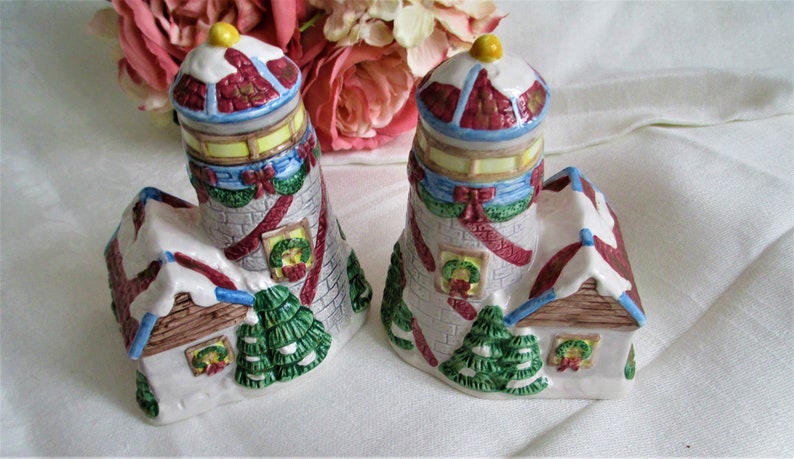 Vintage Salt /& Pepper Shakers Light Houses In Winter Salt and Pepper Shakers Vintage Farmhouse Kitchen