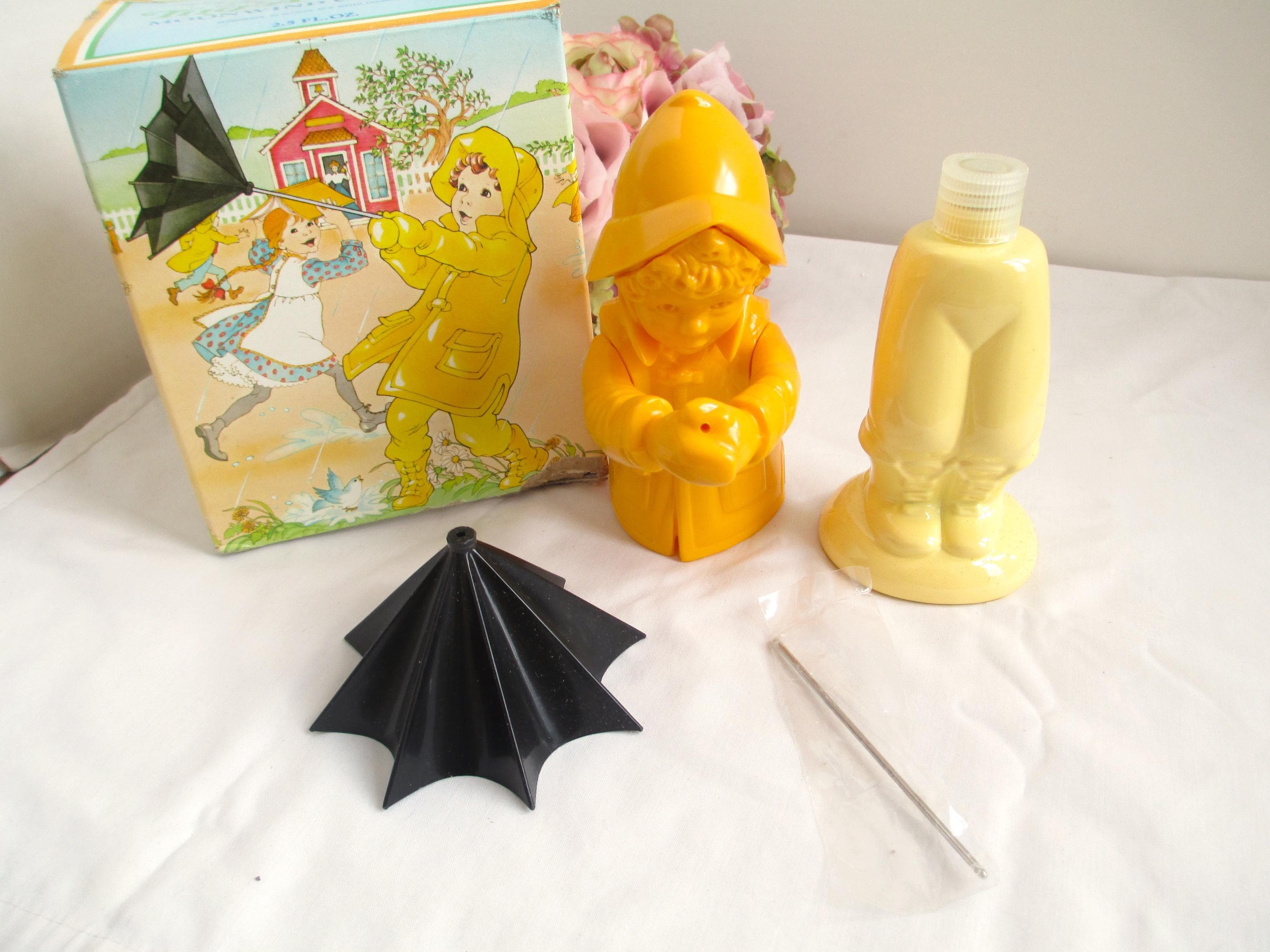 Avon Avon Tug A Brella, Boy With Umbrella, Decanter Moonwind