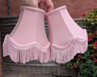 Pantallas de lámpara de estilo vintage en rosa empolvado con flecos (par) - 5”