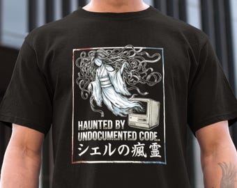 Ongedocumenteerde Code Haunted programmeur shirt hoodie | Japans esthetisch IT-cadeau | T-shirt software-ingenieur | Top informatica voor ontwikkelaars
