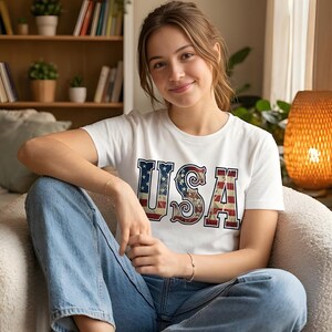 Arquivo de corte PNG com efeito desgastado dos EUA para Cricut, PNG do 4 de julho, designs patrióticos grunge para camisetas, PNG "Deus abençoe a América"