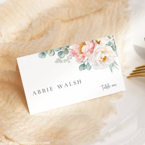 Pfingstrose Tischkarte, Blush Floral Tischkarte Pfingstrose Namenskarte, Sommerhochzeit Sitzplatzkarte, Eukalyptus moderne bearbeitbare Namenskartenvorlage, 507-A