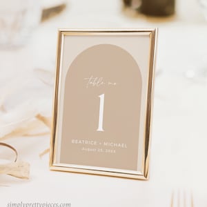 Números de mesa de arco taupe, número de mesa arqueada, números de mesa de boda Boho, tarjeta de mesa Boho neutral, imprimible, plantilla editable, 598-A