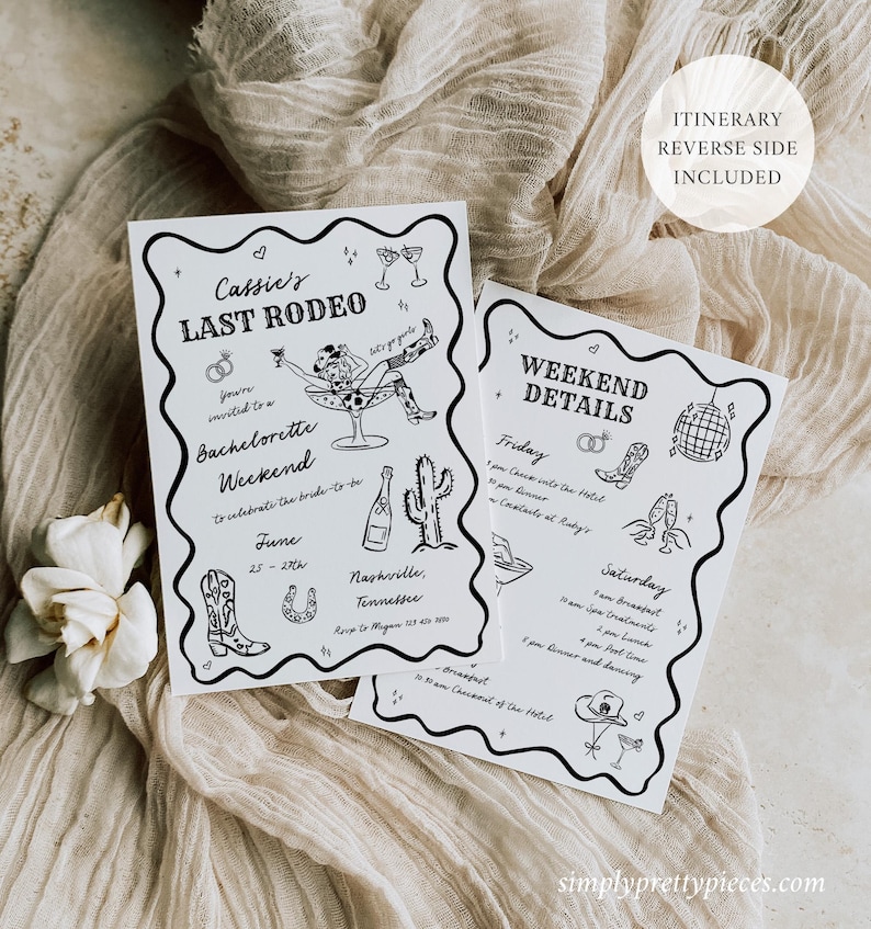 Pu&ograve; includere: Un invito stampabile in bianco e nero per un addio al nubilato a tema western. L'invito dice "Cassie's Last Rodeo" e include i dettagli sul fine settimana, tra cui la data, la posizione e le attivit&agrave;. L'invito include anche una variet&agrave; di illustrazioni a tema western, come un cactus, un ferro di cavallo e uno stivale da cowboy.