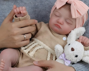 Realistic Reborn Baby Dolls 18 Inch Lifelike Newborn Baby Girl Real Life Baby Dolls Real Baby Reborn Gift Set for Kids Age 3