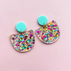 Turquoise confetti earrings | Glitter dopamine earrings | Glitter earrings | Modern statement earrings in vibrant colors | For everyday wear & special occasions