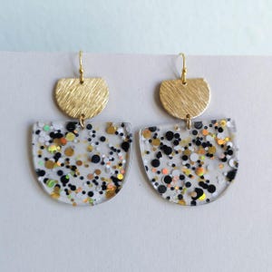 Schwarz goldene Glitzer Ohrringe – leichte Statement Ohrringe mit Glitzer – Goldene Ohrhänger – Party Schmuck – Geschenk für Sie
