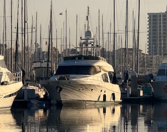 Muurdecoratie met reflectie van de jachthaven