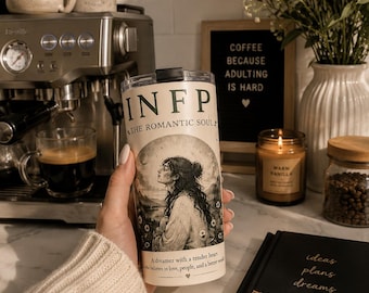 INFP-drinkbeker 590 ml | De romantische ziel | MBTI-cadeau voor INFP | Koffiemok voor introverten | Reisbeker afgestemd op persoonlijkheidstype