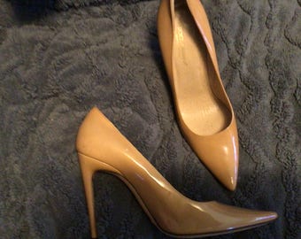Dolce Gabbana nude pumps 39 1/2
