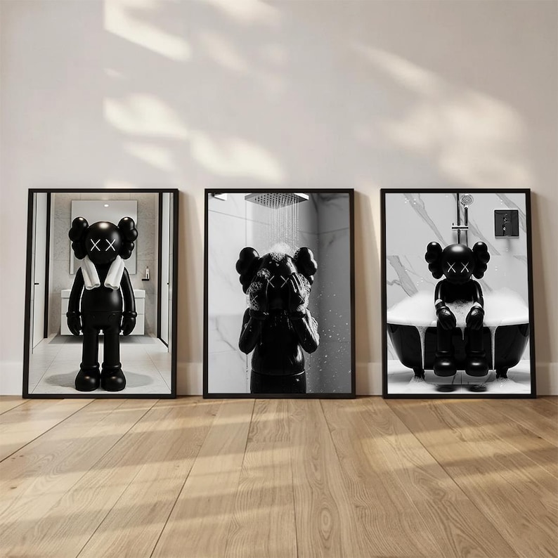 Set med 3 svarta Kaws i dusch och badrum, DIGITAL NEDLADDNING, Kaws-affisch, Hypebeast-tryck, väggkonst för badrum, badrumsdekor bild 2