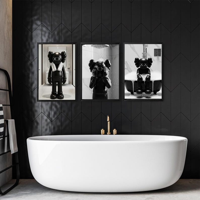 Set med 3 svarta Kaws i dusch och badrum, DIGITAL NEDLADDNING, Kaws-affisch, Hypebeast-tryck, väggkonst för badrum, badrumsdekor bild 3