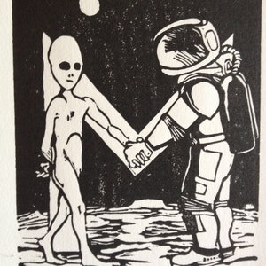 Letra del alfabeto ciencia ficción Retro M:, impresión (woodcut-ish) apretón de manos Linograbado