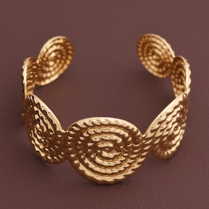 Spiral Shell Open Cuff Bracelet 18K Gold Filled Ocean Inspired Bangle Adjustable Statement Jewelry Gift 60*57mm