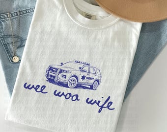 Wee Woo Wife Png | Design de camiseta para esposa de xerife | Png engraçado de esposa de policial | Sublimação para cônjuge de policial | Gráfico de esposa de socorrista