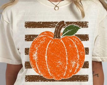 Estampa PNG de Abóbora Listrada com Efeito Desgastado | Camiseta de Outono com Estampa de Outono | Moletom Aconchegante de Outono em PNG | Abóbora com Vibrações de Outono em PNG | Design de Camiseta Listrada de Outono