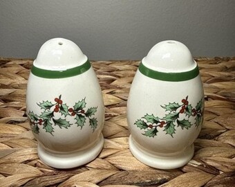 Spode Christmas Tree Salt Pepper Shakers Set England Holly Berry 2.7” Vintage