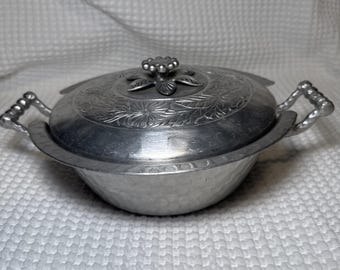 VTG Everlast Hand Forged Aluminum Lidded Tureen Serving Bowl Floral Detail