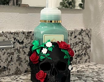 Tvålhållare med dödskalleblomma - grunge badrumsinredning - skummande tvålhållare