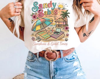 Sandy Babes Sunshine & Good Times Retro Beach Sunset Graphic T-shirt, Cabana Crew Sommarsemester Boho T-shirt Gåva, Komfortfärger T-shirt