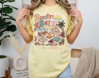 Vintage strandtröja med lägereld, t-shirt med stjärnor och berättelser, retro sommartröja med solnedgångsgrafik, bohemiska kustsemesterkläder, t-shirt med bekväma färger