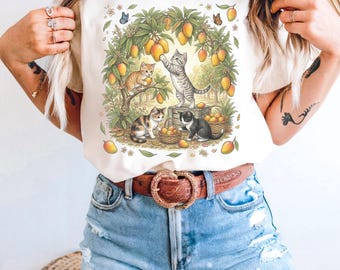 Comfort Colors® Vintage Kitten Mango Tree-tröja: Retro 90-tals Cottagecore-tröja med estetisk grafisk design, kattälskare-present, topp med botanisk fruktskörd