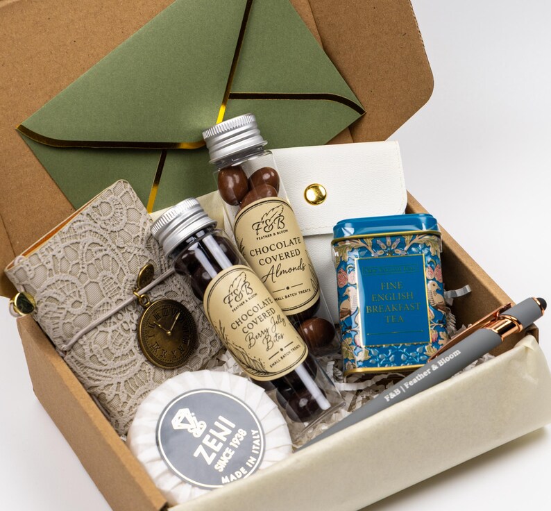 Caja de regalo de té para ella, paquete acogedor de té y dulces, cesta de regalo relajante, regalo de cumpleaños para mamá, hermana, mejor amiga, regalo para demostrarle tu cariño Tea & Treats