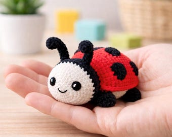 Peluche coccinella all'uncinetto, simpatica coccinella amigurumi, giocattolo di peluche a forma di insetto kawaii fatto a mano, piccolo regalo a forma di coccinella all'uncinetto, decorazione primaverile per il giardino