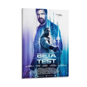 以下が含まれることがあります： 「Beta Test」の縦型映画ポスター。青と紫の配色で2人の男性が描かれています。タイトルは大きな白い文字で表示されています。「The Game is Real」というキャッチコピーが上部にあります。