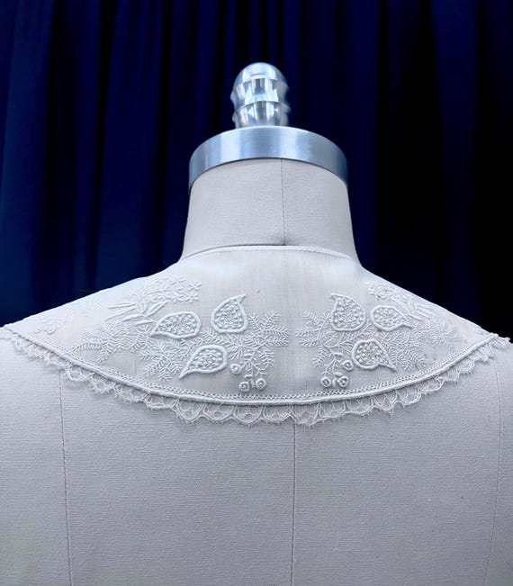 Mid 1800s Whitework Collar - image 1