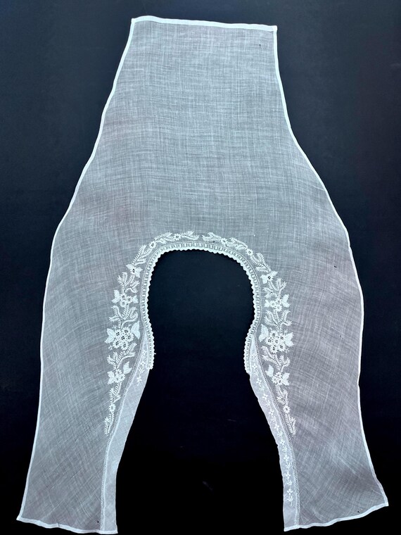 Whitework Embroidered Collar - image 3