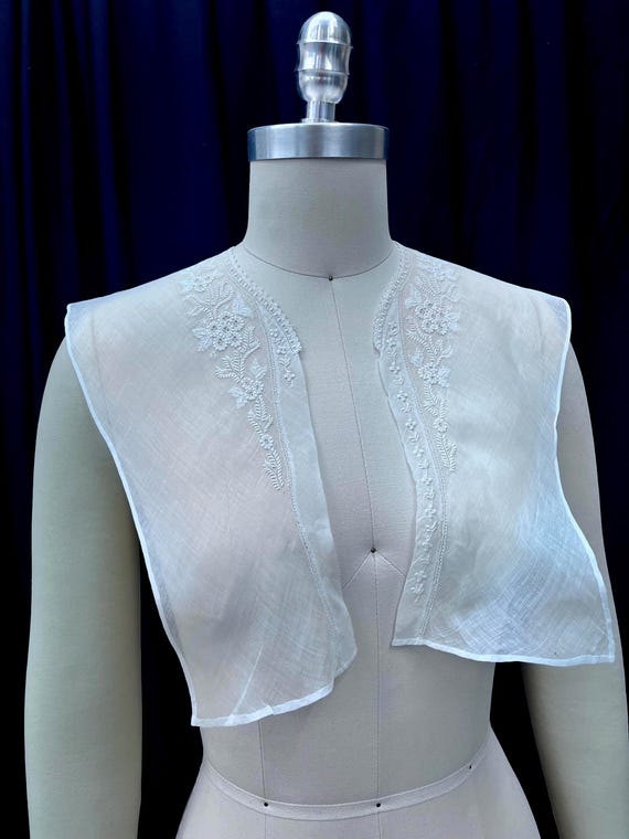 Whitework Embroidered Collar - image 4
